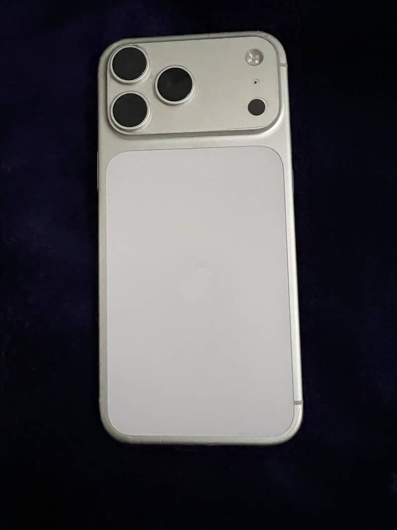 Apple iPhone 17 Pro Max 0