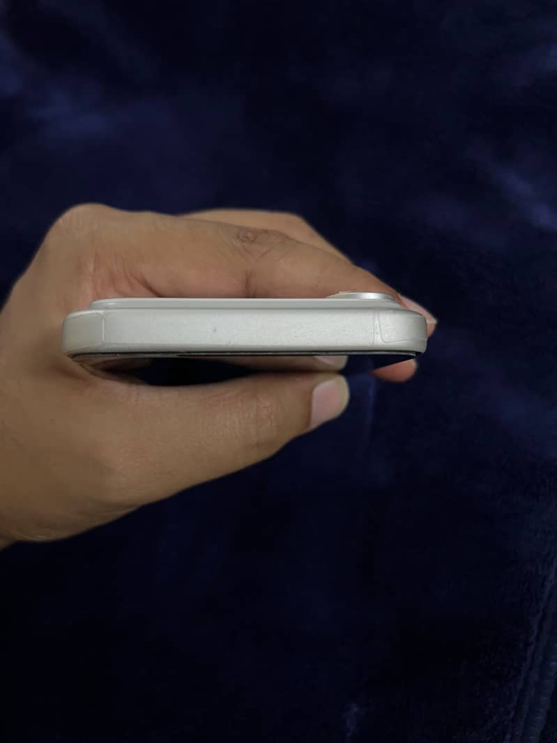 Apple iPhone 17 Pro Max 5