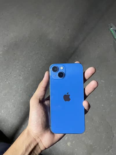Apple iPhone 13