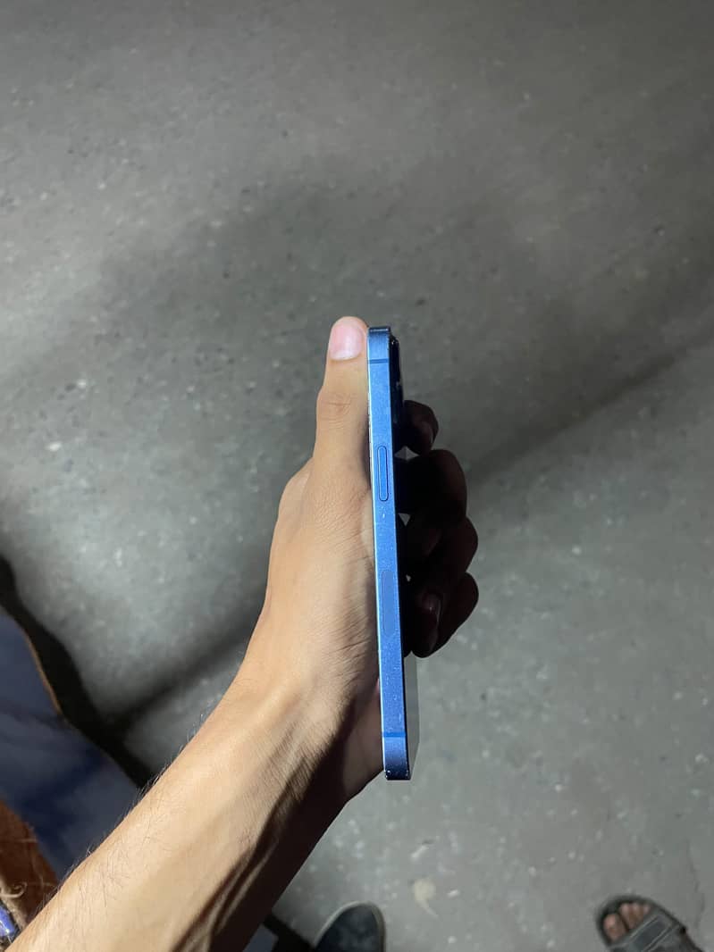Apple iPhone 13 1
