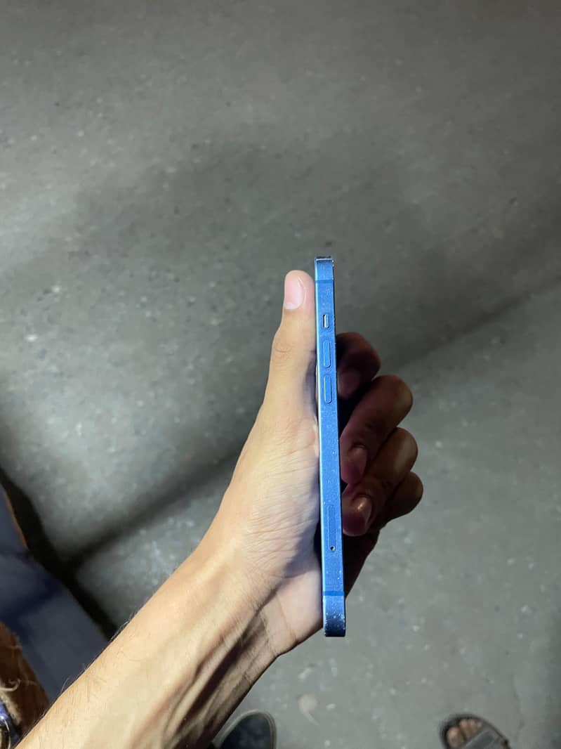 Apple iPhone 13 3