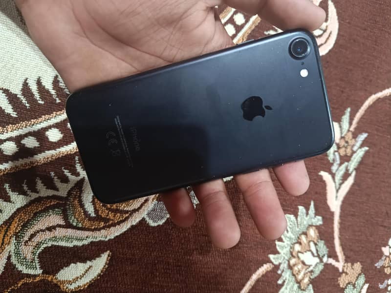 Apple iPhone 7 1