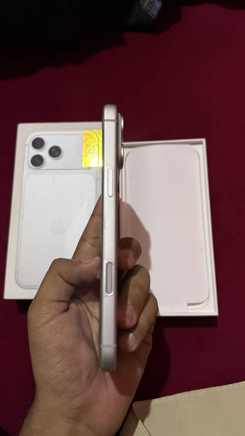 Apple iPhone 17 Pro Max 2
