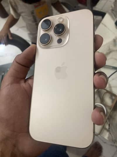 Apple iPhone 16 Pro jv