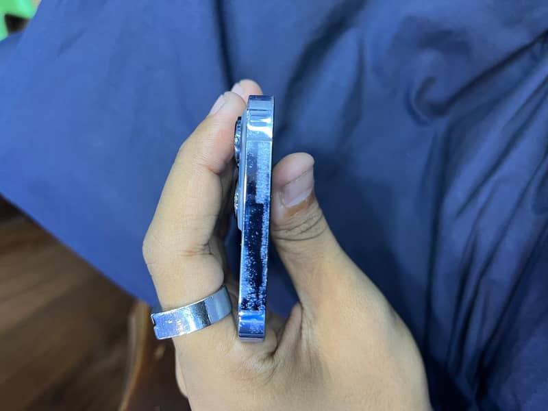 Apple iPhone 13 Pro 2