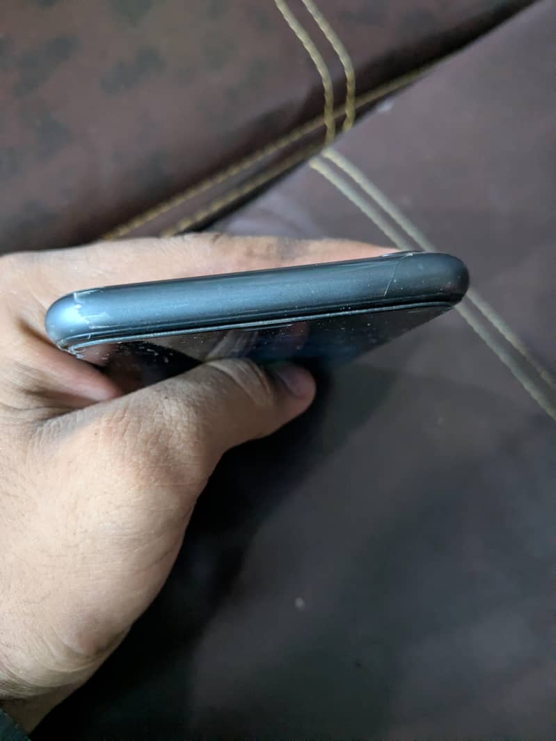 Apple iPhone 11 5