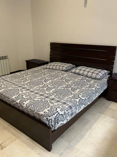Mohkam furnishers  bed in solid wood with matress