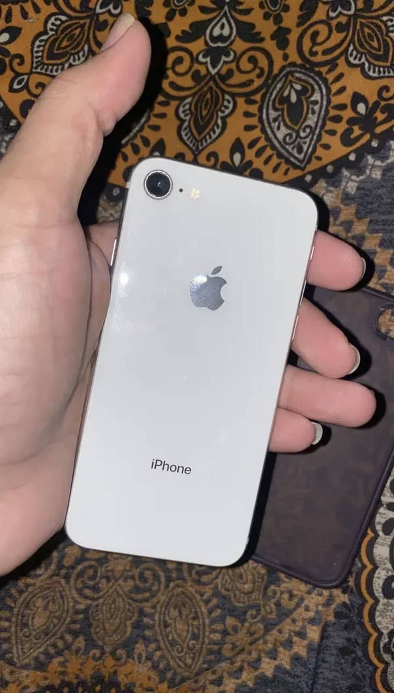 Apple iPhone 8 1