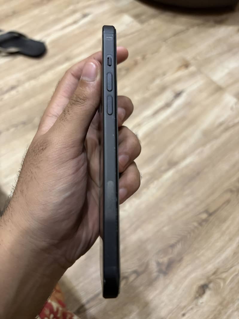 Apple iPhone 15 plus 1