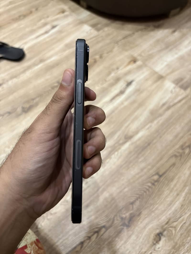 Apple iPhone 15 plus 3