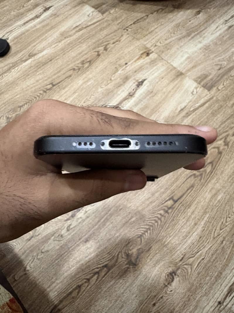 Apple iPhone 15 plus 4