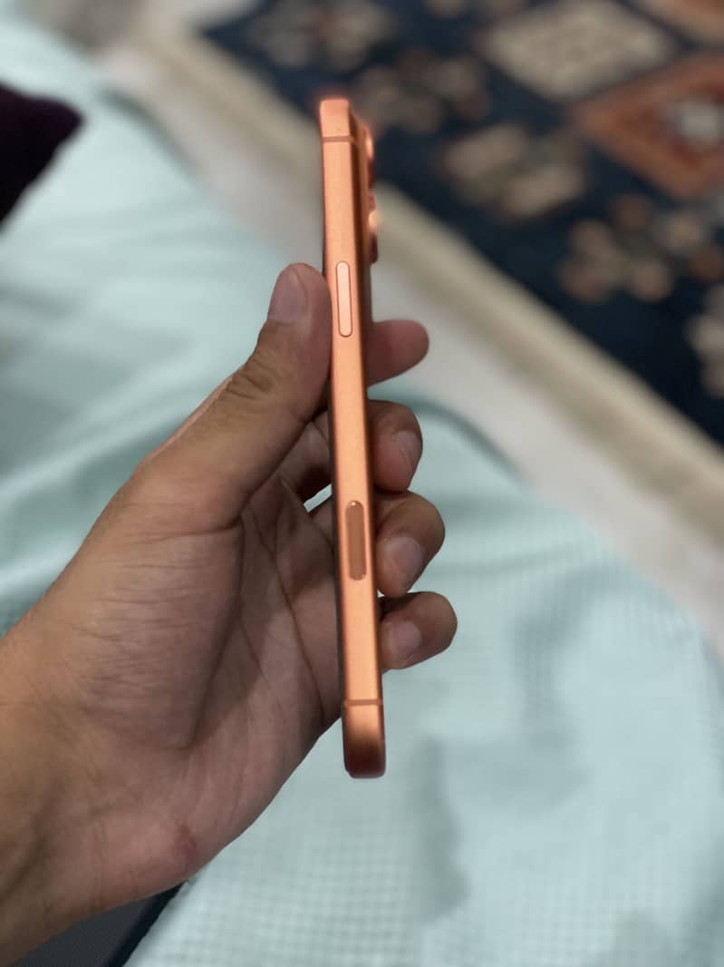 Apple iPhone 17 Pro Max 4