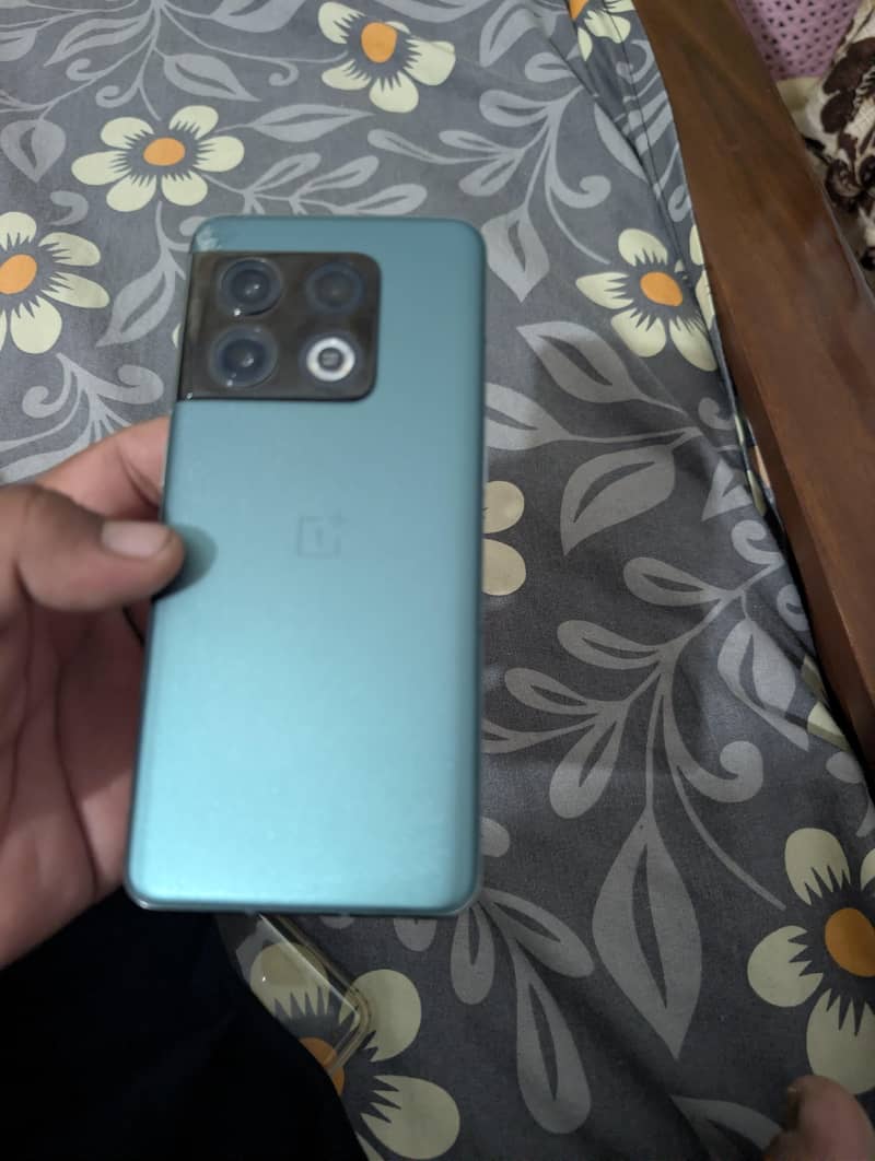 One Plus 10 Pro 8