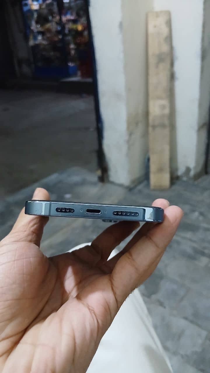 Apple iPhone 13 Pro Max 4