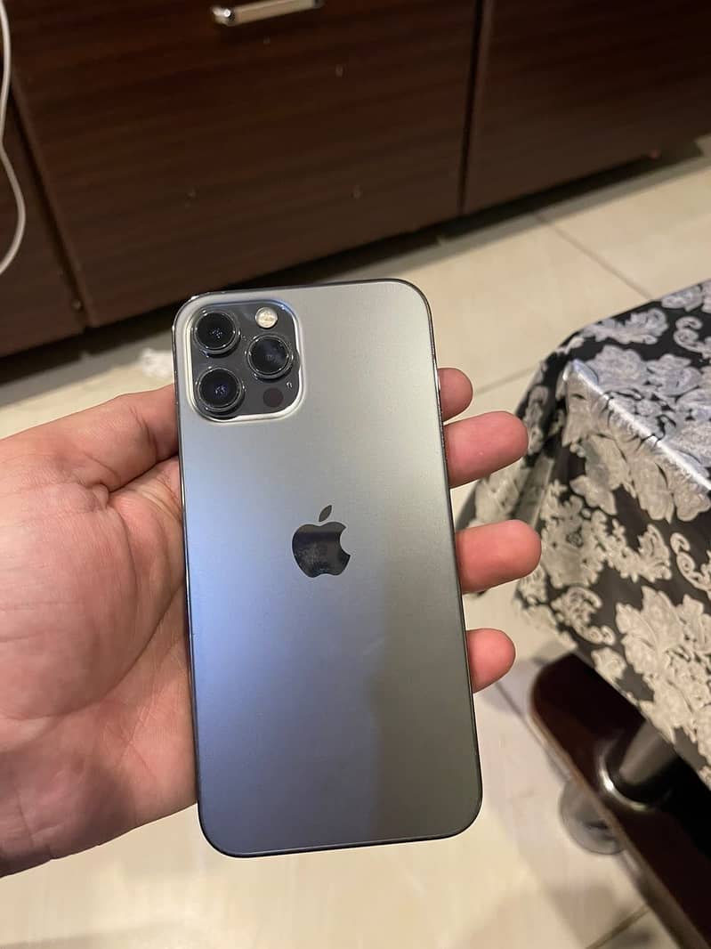 Apple iPhone 12 Pro Max 4