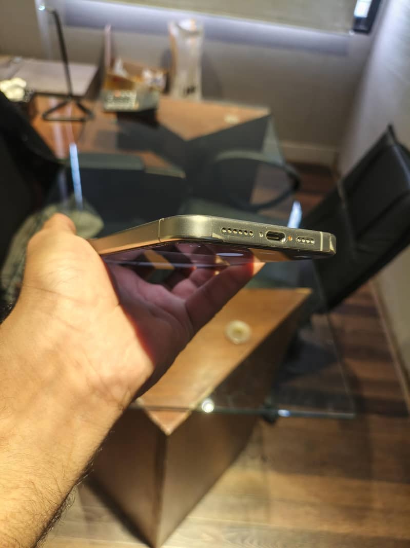Apple iPhone 15 Pro Max 10