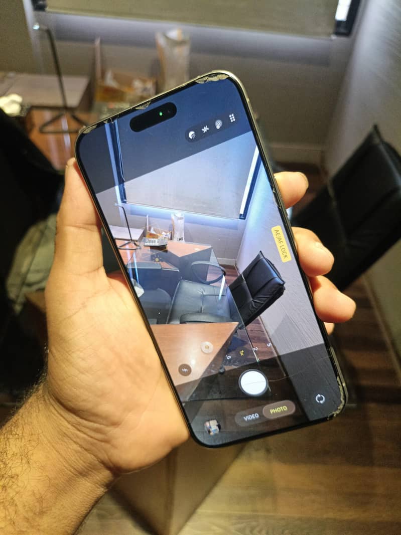 Apple iPhone 15 Pro Max 12