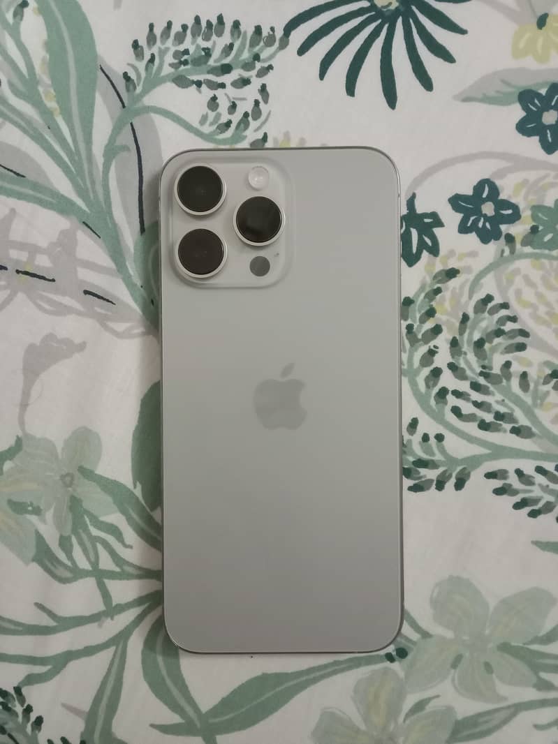 iPhone 15 Pro Max 0