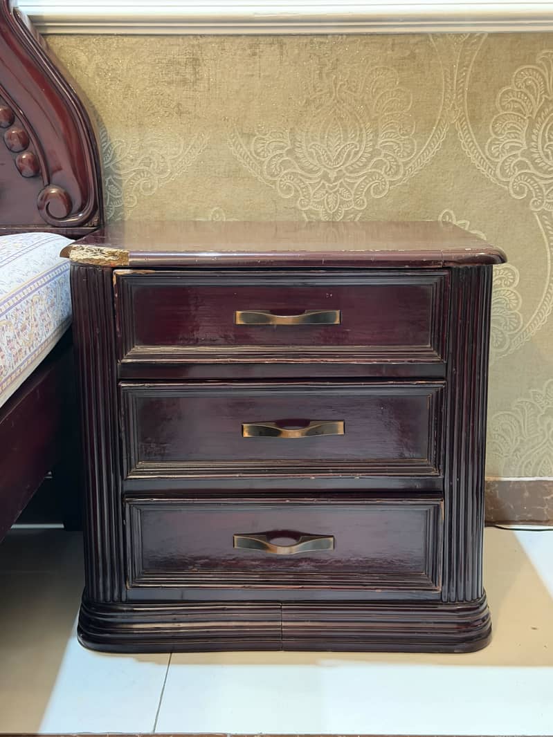 Queen side bed and side table 4