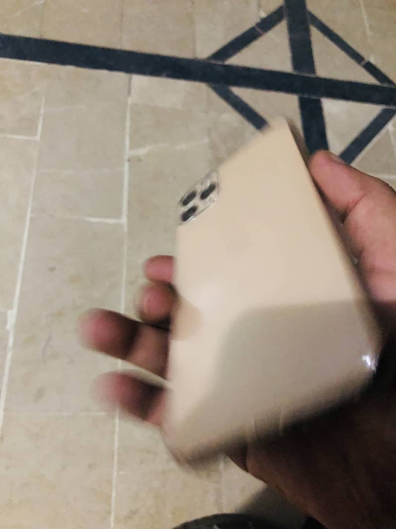 Apple iPhone 11 Pro Max 1