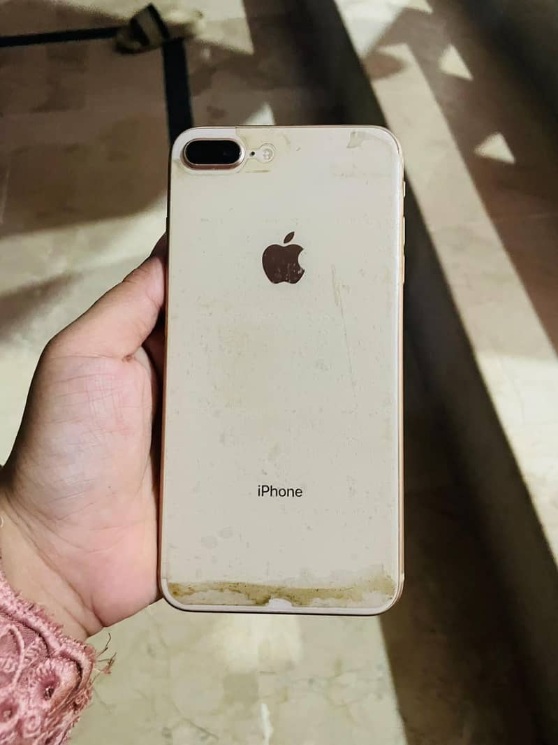 Apple iPhone 8 Plus 3