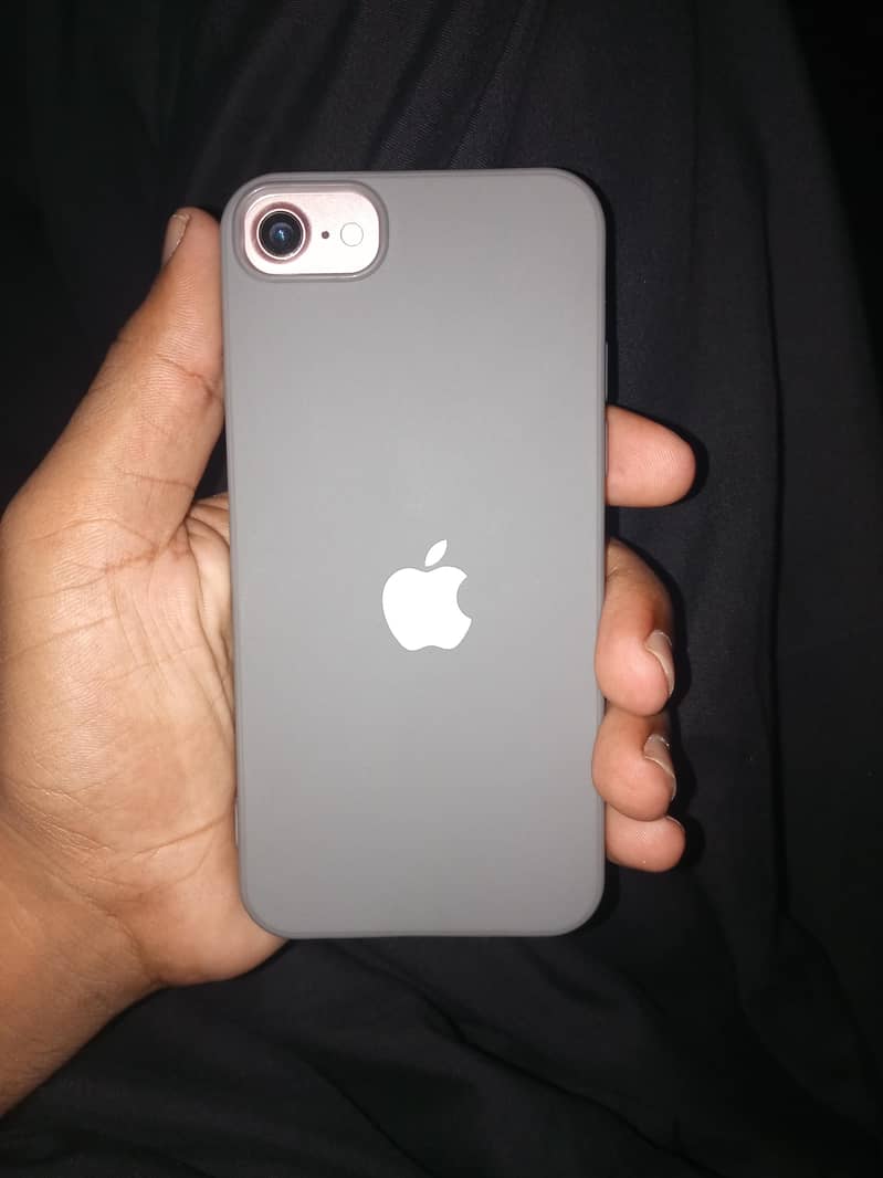 Apple iPhone 7 1
