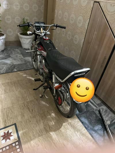 Honda 125 black 24