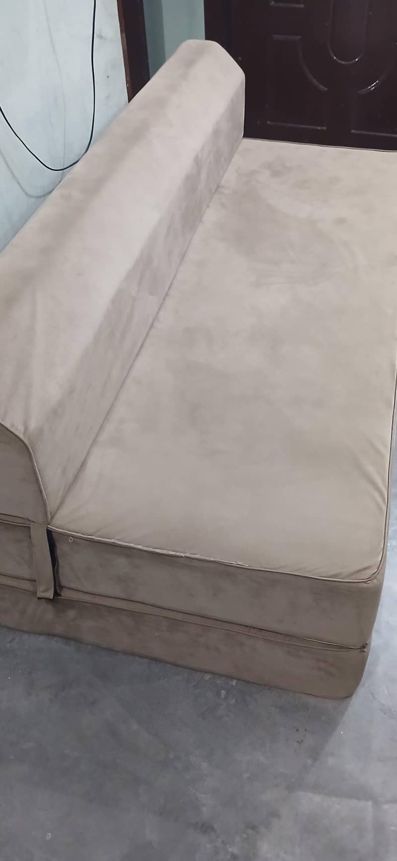 sofa comebed 1