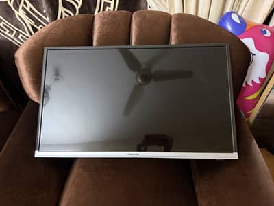 Led Tv with smart box