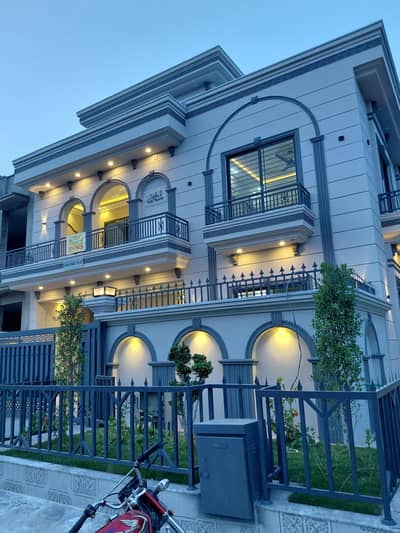 SPANISH HOUSE SIDE CORNER C-1 B17 ISLAMMABAD 03203531760 DM wattsapp
