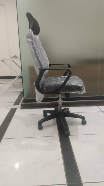 Office Furniture Set 15 Executive Chairs & 15Z Frame Workstation Table