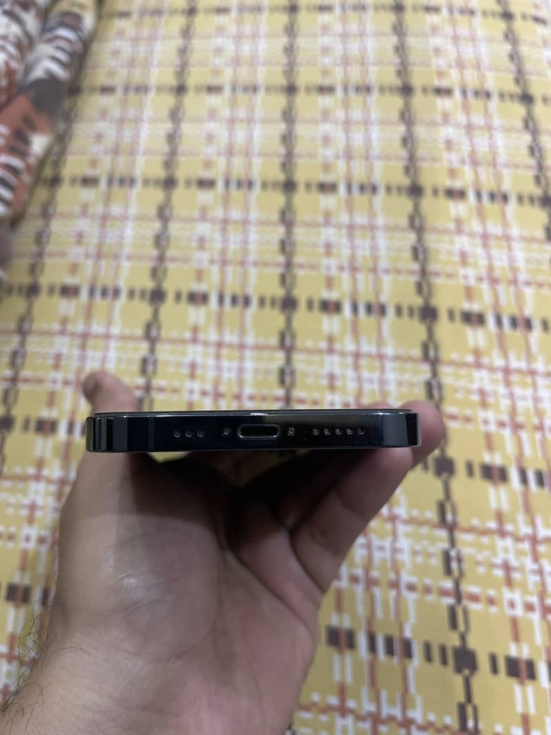 Apple iPhone 12 Pro 2