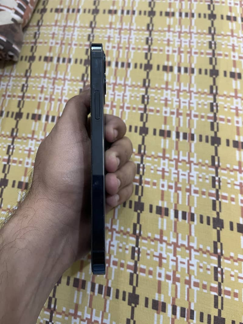 Apple iPhone 12 Pro 4