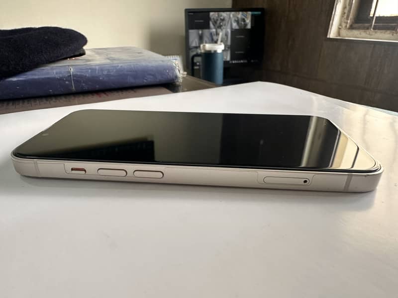 Apple iPhone 13 0