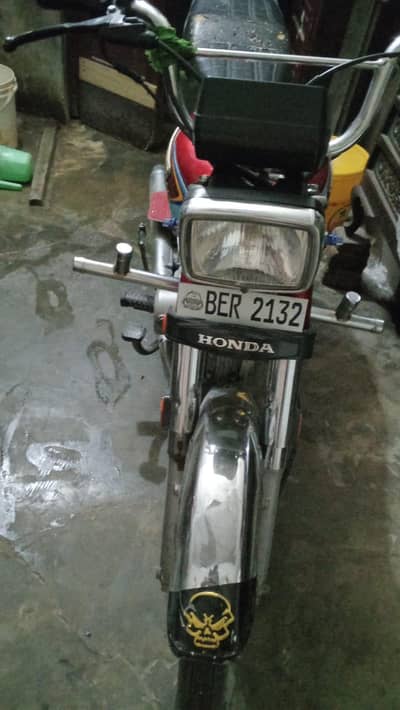 100 prsn ok condition 10/8.8 baki full ok