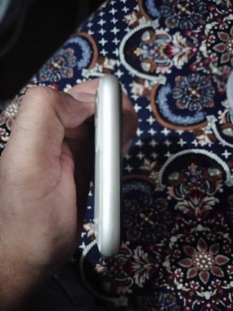 Apple iPhone 11 5