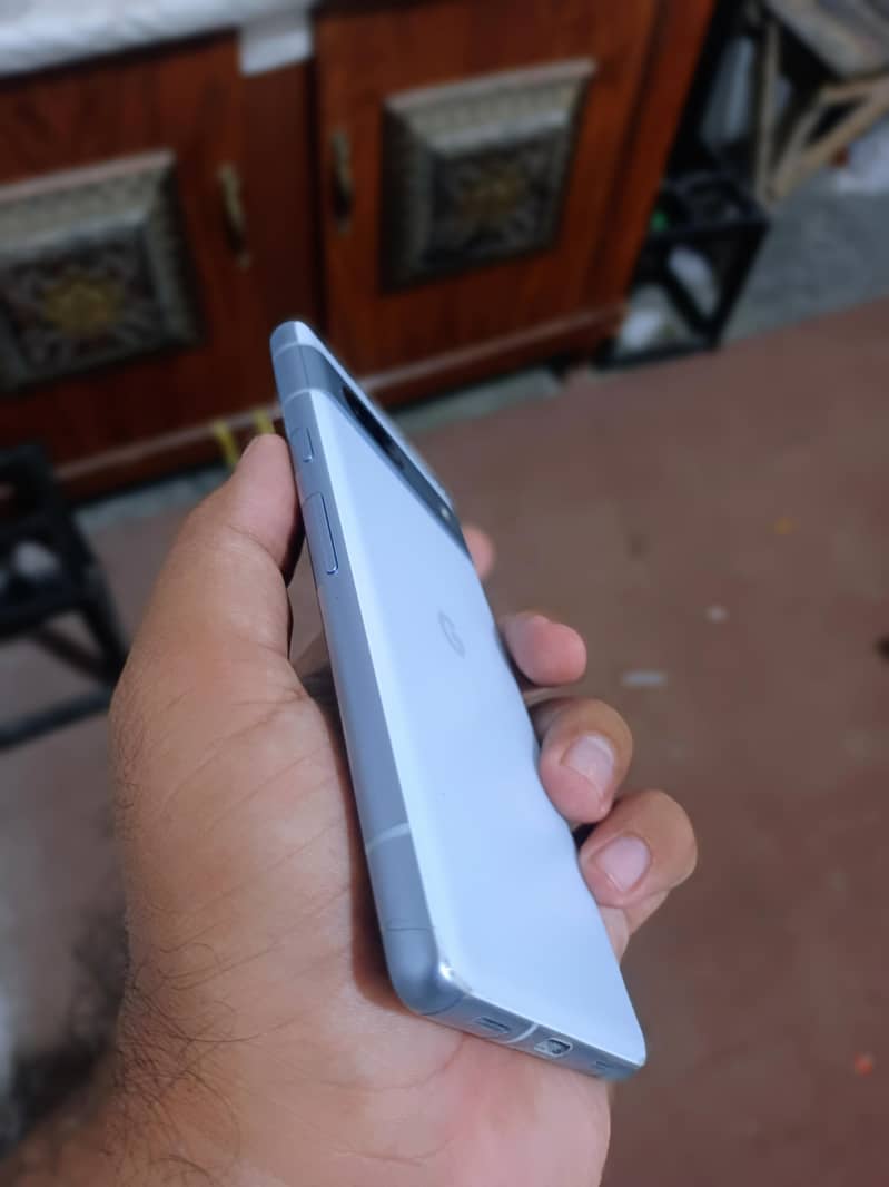 Google Pixel 7a 2