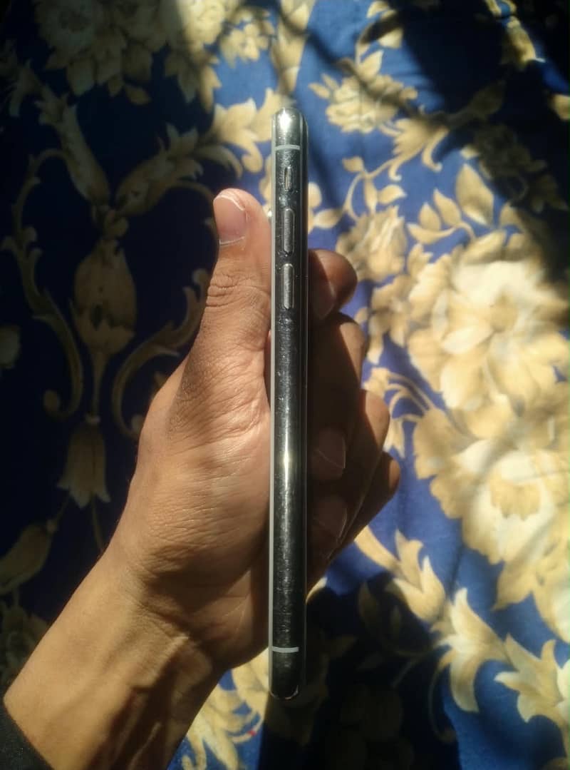 iPhone X 6