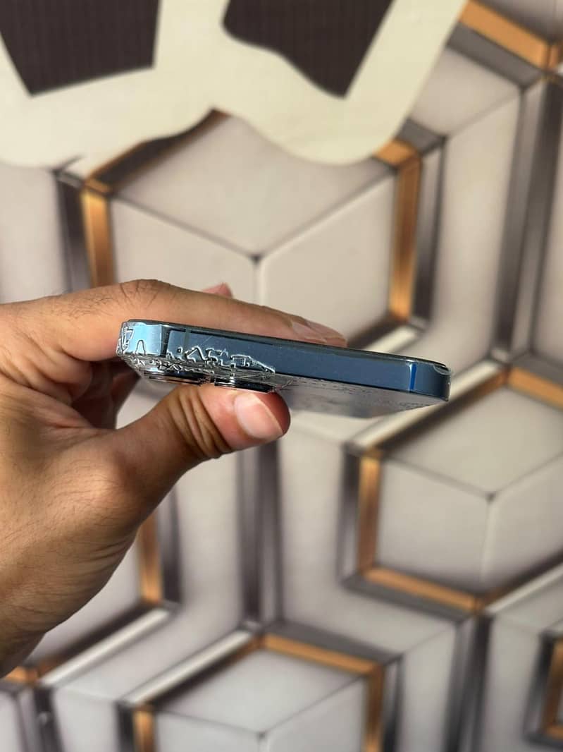Apple iPhone 13 Pro Max 14