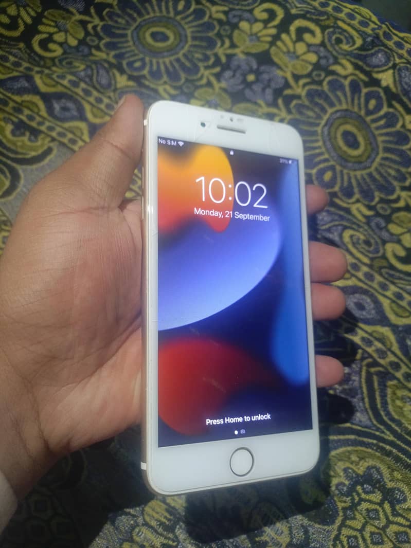 Apple iPhone 7 Plus 1