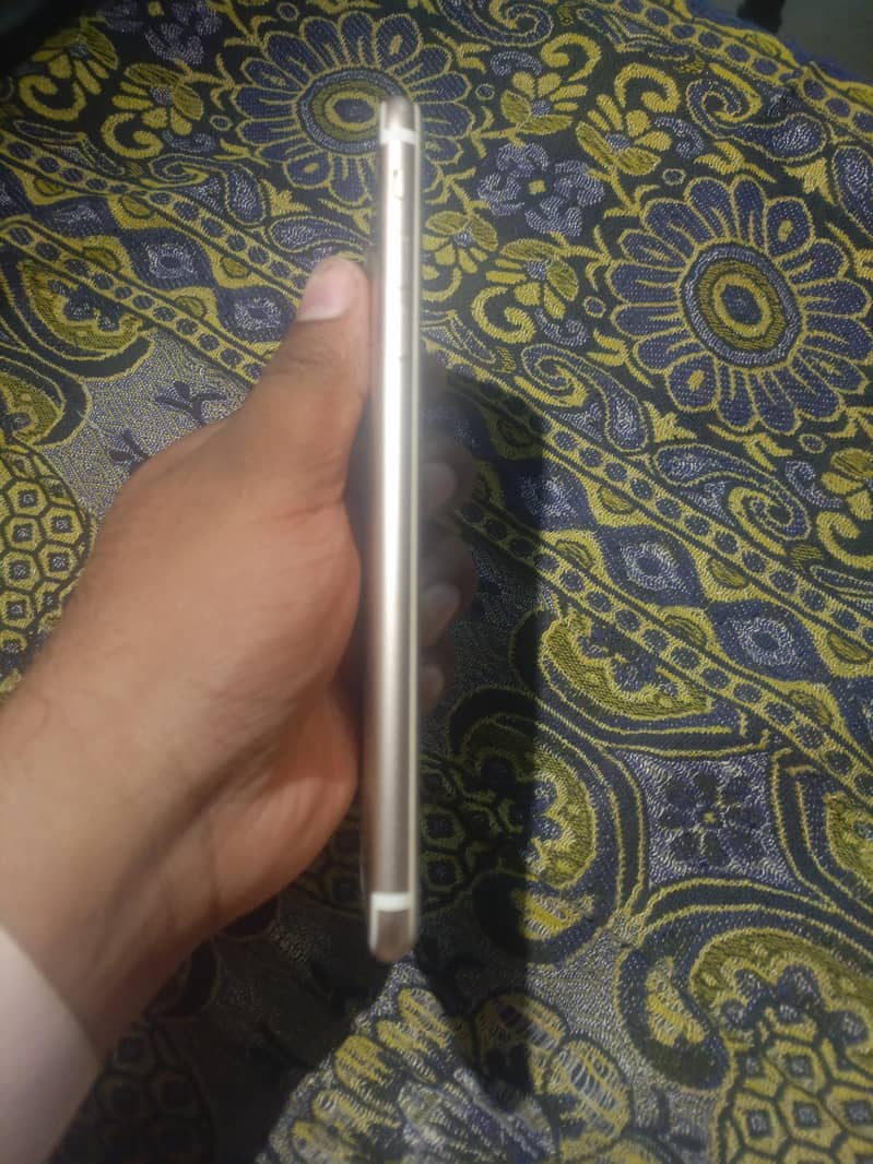 Apple iPhone 7 Plus 2