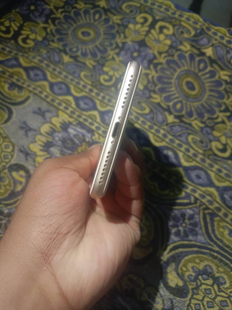 Apple iPhone 7 Plus 3