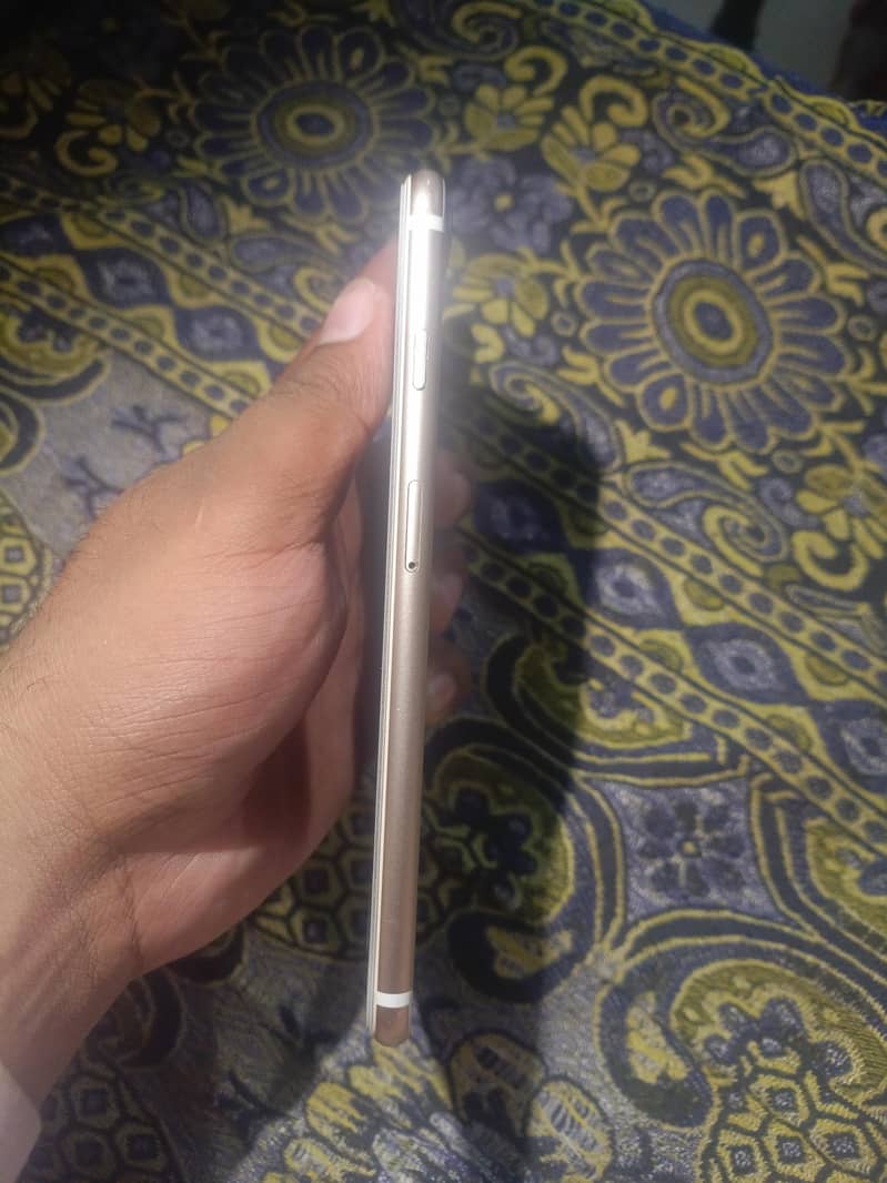 Apple iPhone 7 Plus 4