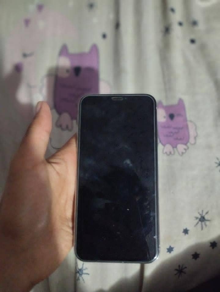 Apple iPhone X 3
