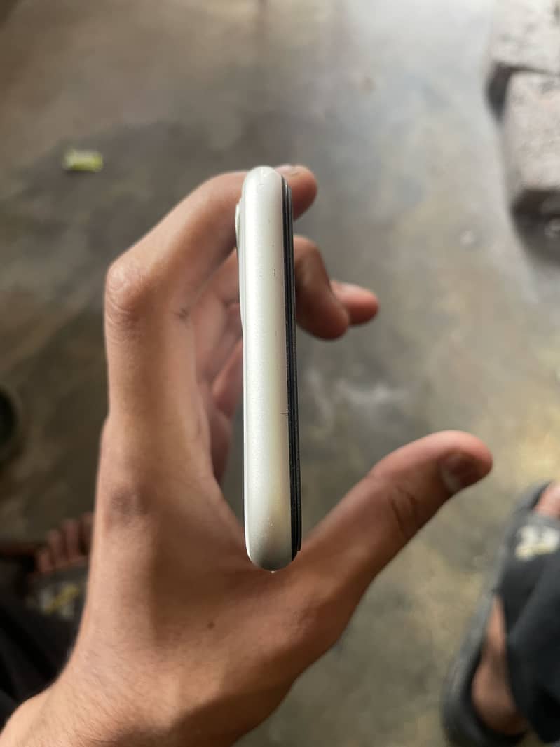 Apple iPhone 11 2