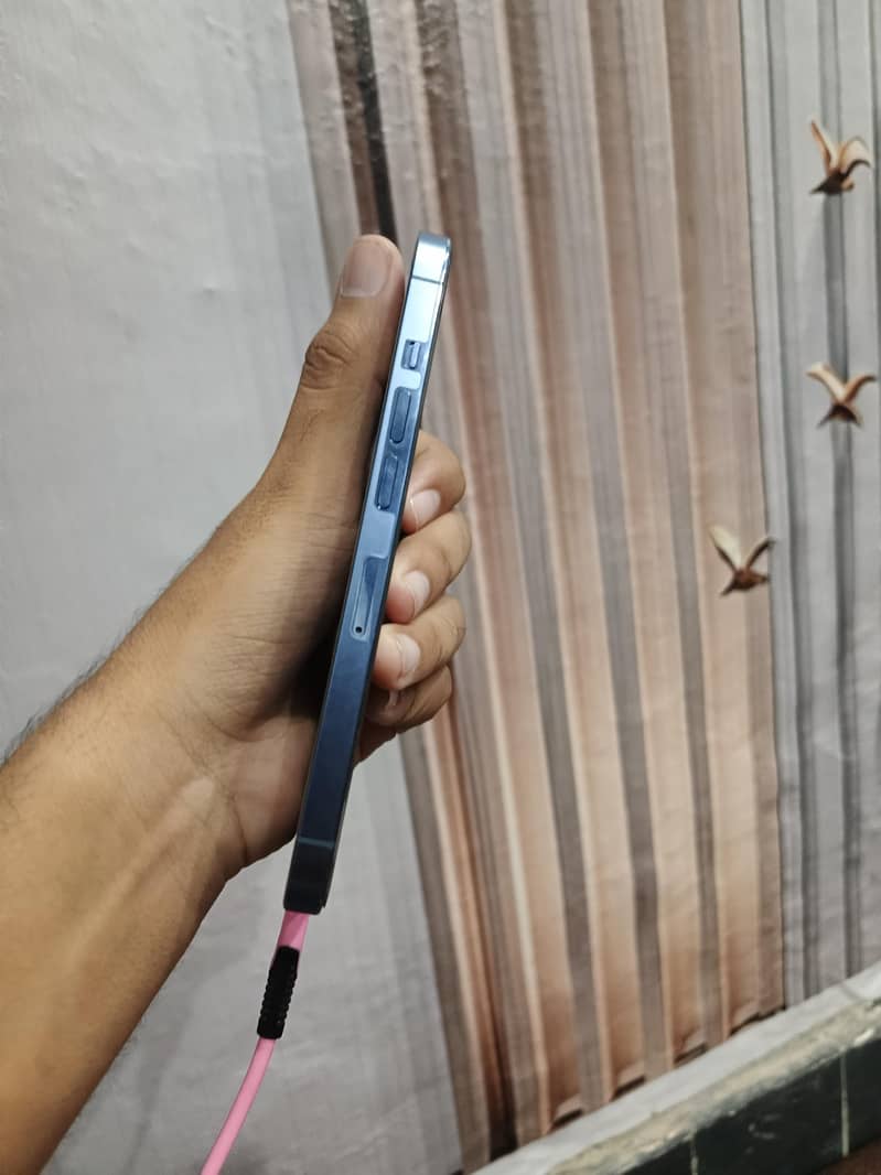Apple iPhone 13 Pro 3