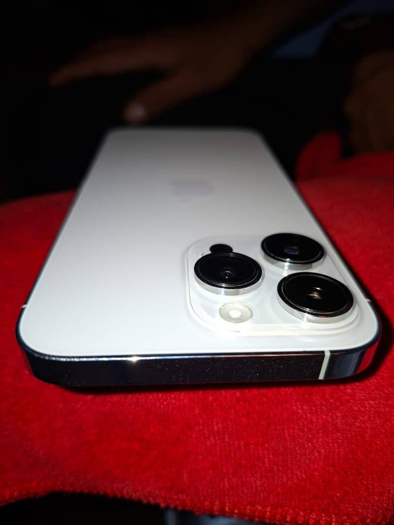 Apple iPhone 14 Pro Max 2