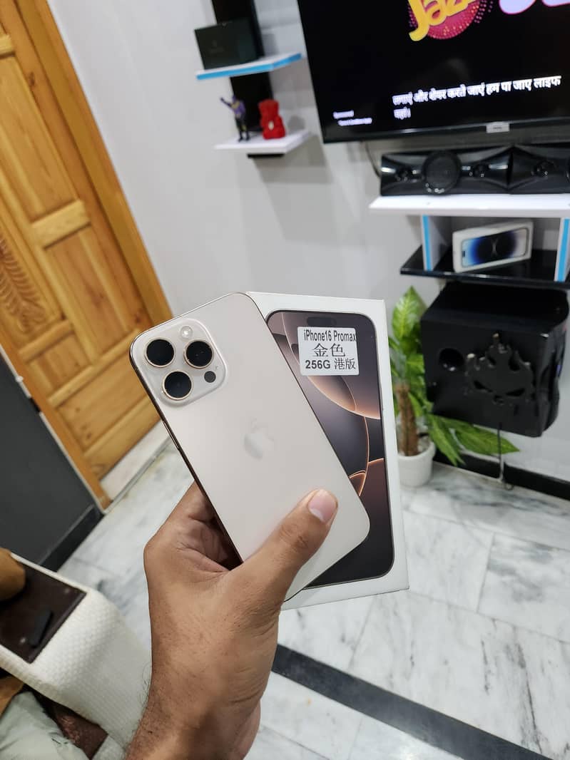 Apple iPhone 16 Pro Max 0