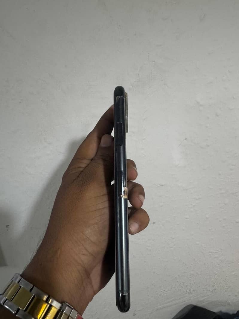 Apple iPhone 11 Pro Max 3