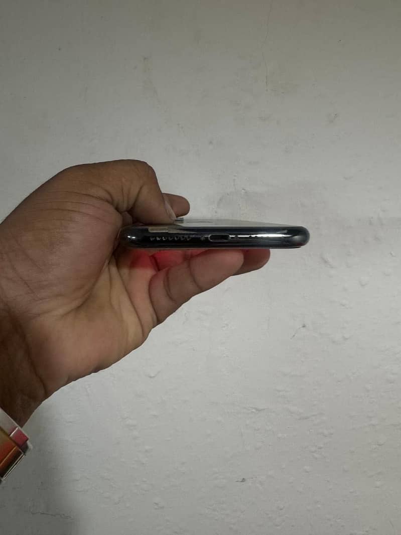 Apple iPhone 11 Pro Max 6